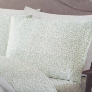 Truly Soft Pillow Cases Standard Green Leaf Set of 2